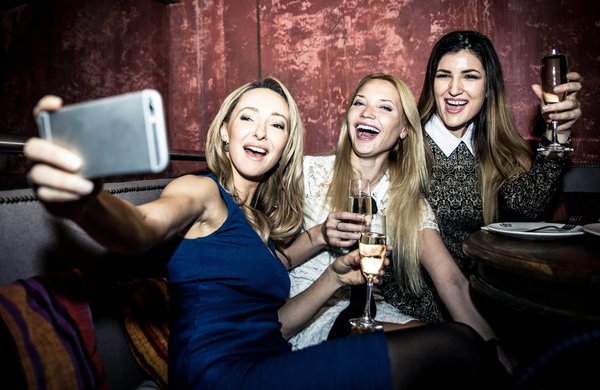 Organiser un EVJF à Deauville : un guide complet pour une escapade entre filles inoubliables