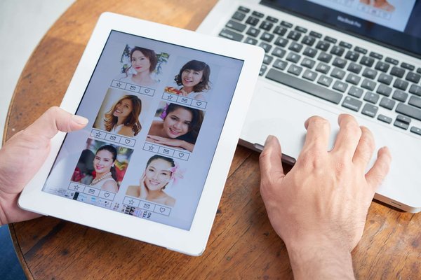 Découvrez l'engouement pour spiice, le site de rencontres qui secoue la France